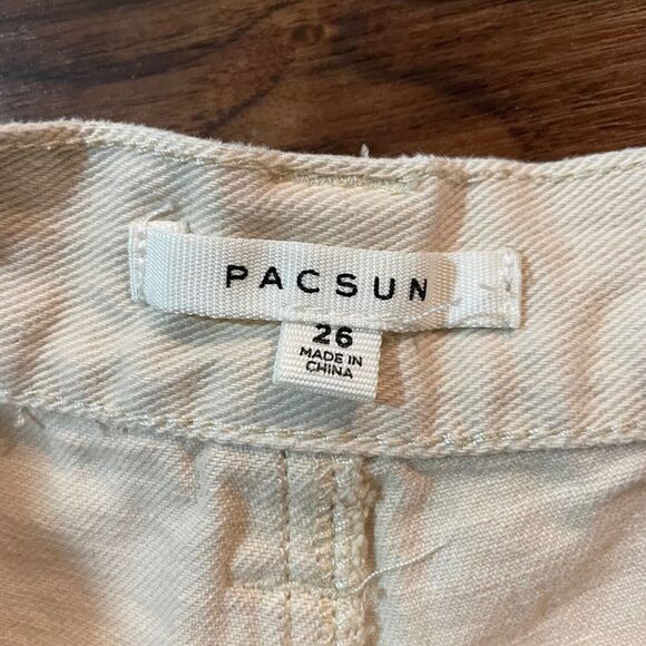 Pacsun 3" Inseam Womens Cargo Shorts Size 26 Pockets Cream White Casual - Picture 2 of 8